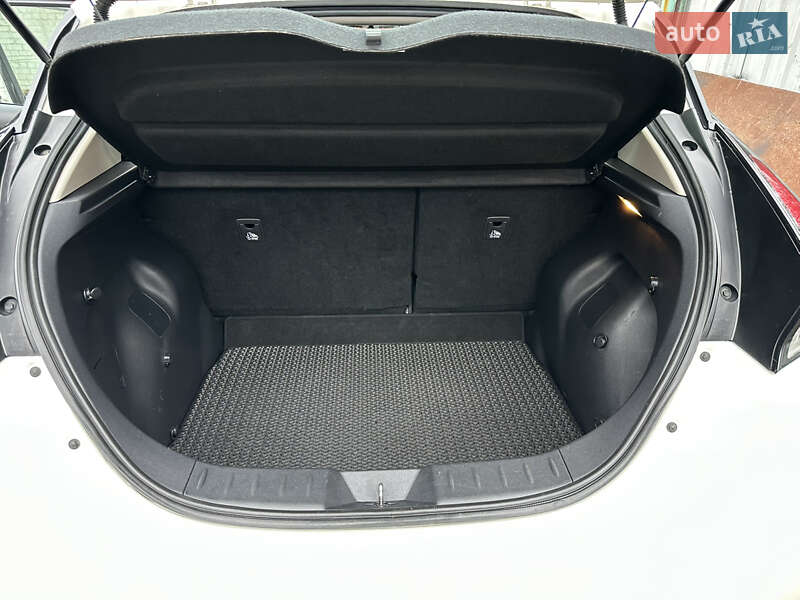 Хэтчбек Nissan Leaf 2018 в Киеве