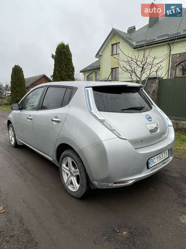 Хэтчбек Nissan Leaf 2014 в Львове