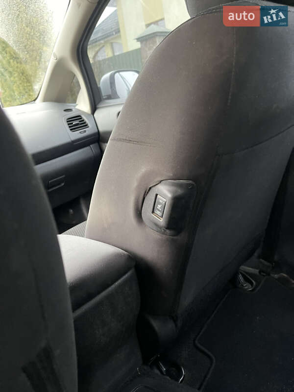 Хэтчбек Nissan Leaf 2014 в Львове