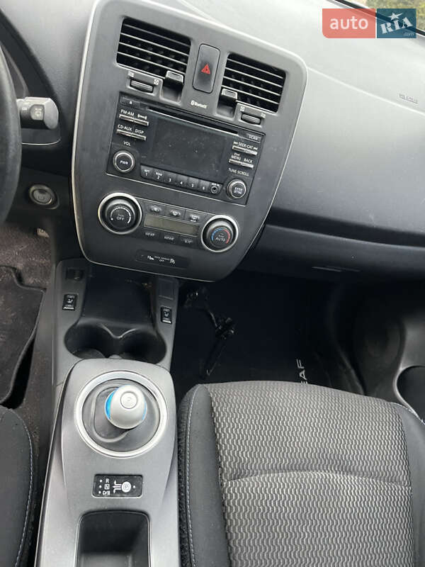 Хэтчбек Nissan Leaf 2014 в Львове