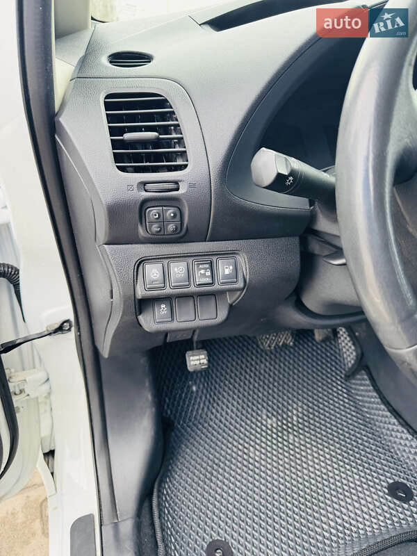 Хэтчбек Nissan Leaf 2015 в Житомире фото 7 Хэтчбек Nissan Leaf 2015 в Житомире