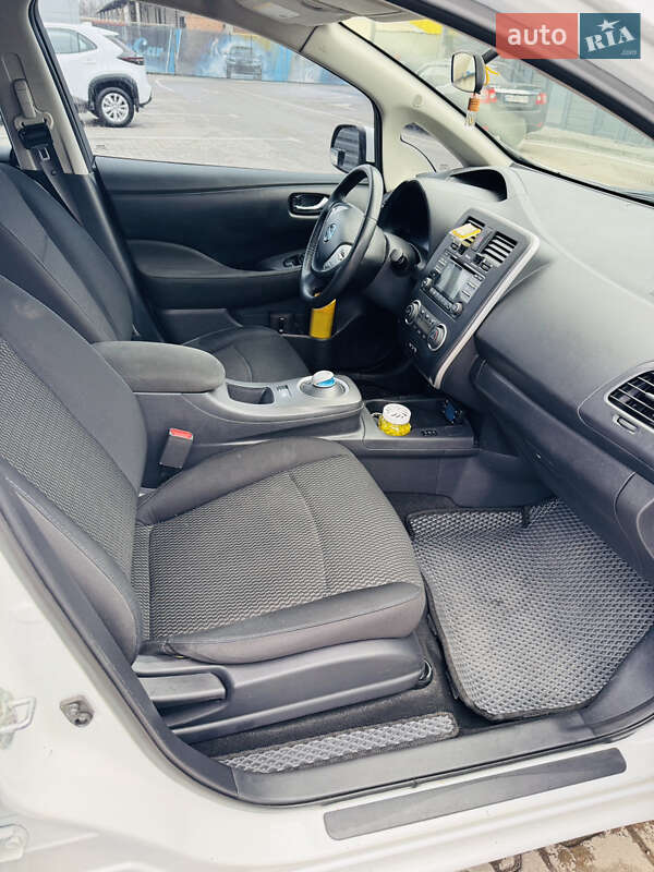 Хэтчбек Nissan Leaf 2015 в Житомире фото 11 Хэтчбек Nissan Leaf 2015 в Житомире