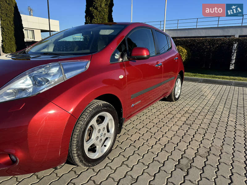 Хетчбек Nissan Leaf 2012 в Яворові