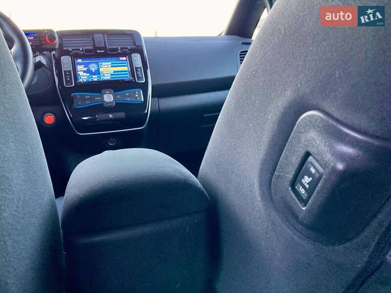 Хэтчбек Nissan Leaf 2014 в Тернополе