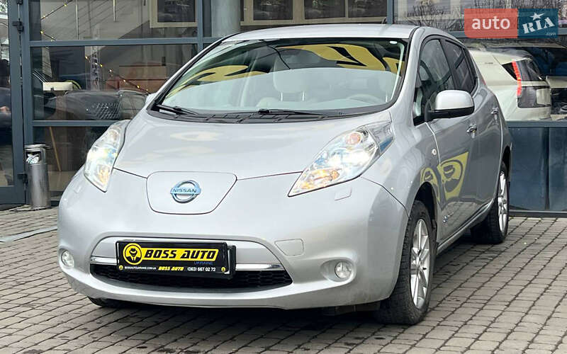 Хетчбек Nissan Leaf 2013 в Івано-Франківську