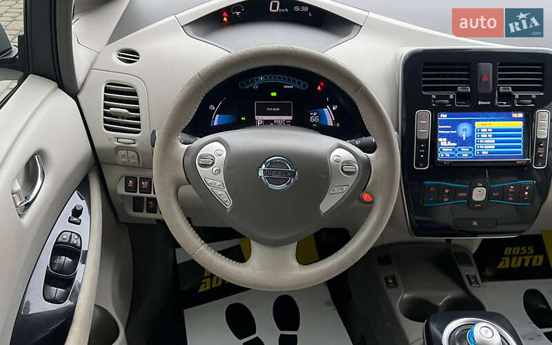 Хетчбек Nissan Leaf 2013 в Івано-Франківську
