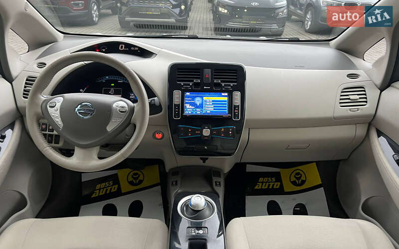 Хетчбек Nissan Leaf 2013 в Івано-Франківську
