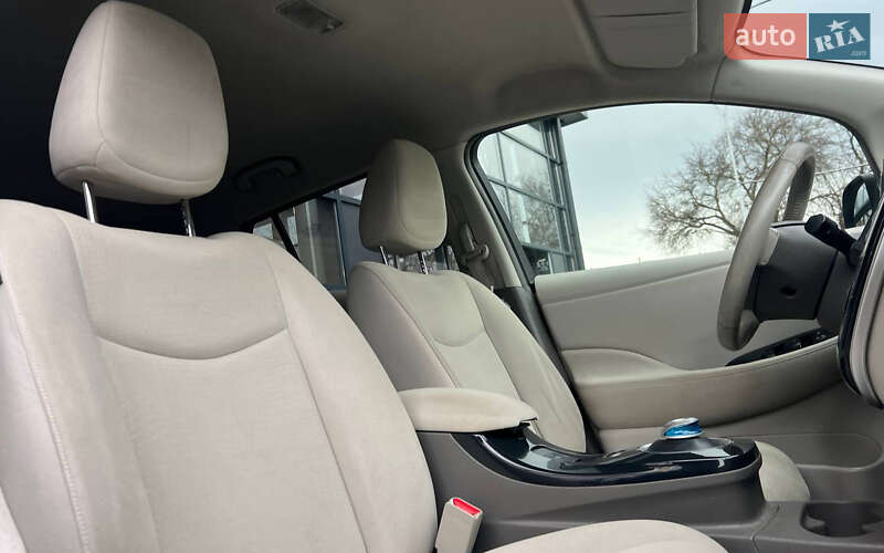 Хетчбек Nissan Leaf 2013 в Івано-Франківську