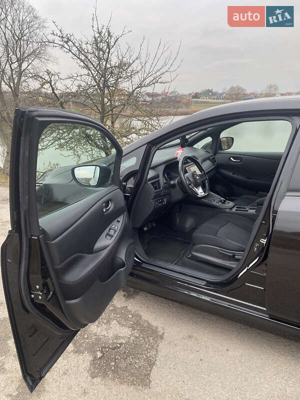 Хетчбек Nissan Leaf 2021 в Києві фото 12 Хетчбек Nissan Leaf 2021 в Києві