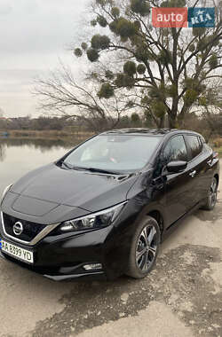 Хэтчбек Nissan Leaf 2021 в Киеве