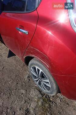 Хэтчбек Nissan Leaf 2015 в Шептицькому