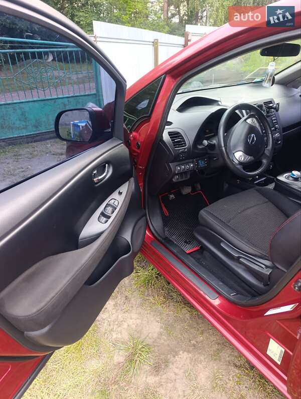 Хэтчбек Nissan Leaf 2015 в Шептицькому