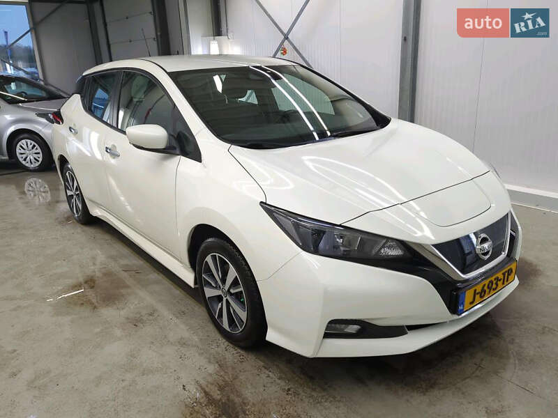 Хэтчбек Nissan Leaf 2021 в Староконстантинове