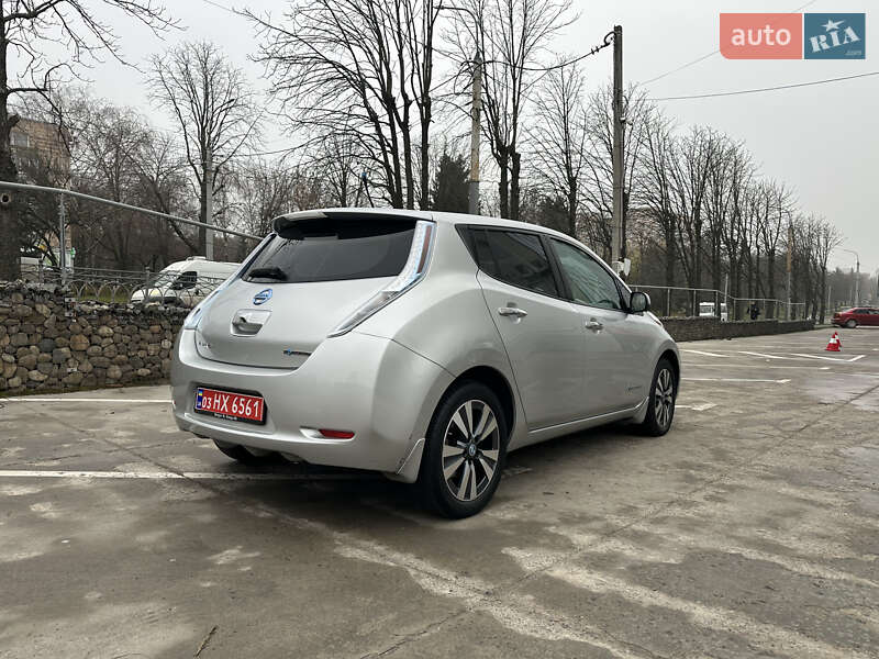 Хэтчбек Nissan Leaf 2013 в Ровно