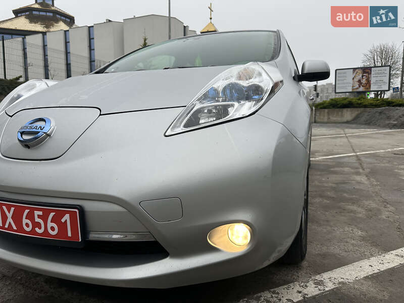 Хэтчбек Nissan Leaf 2013 в Ровно