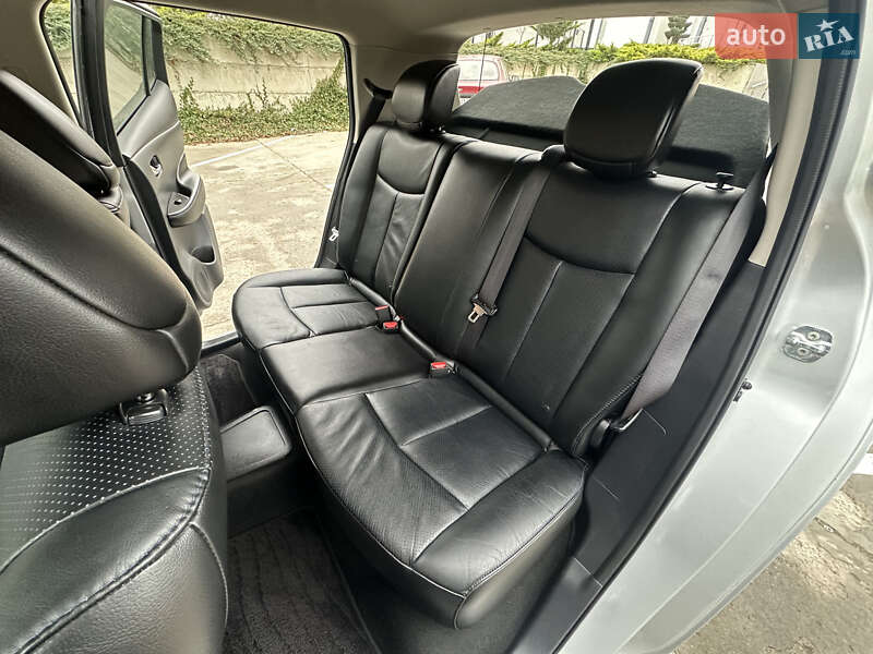 Хэтчбек Nissan Leaf 2013 в Ровно