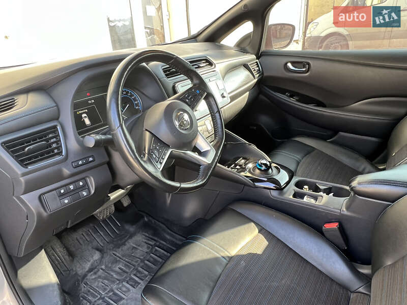 Хэтчбек Nissan Leaf 2018 в Черновцах