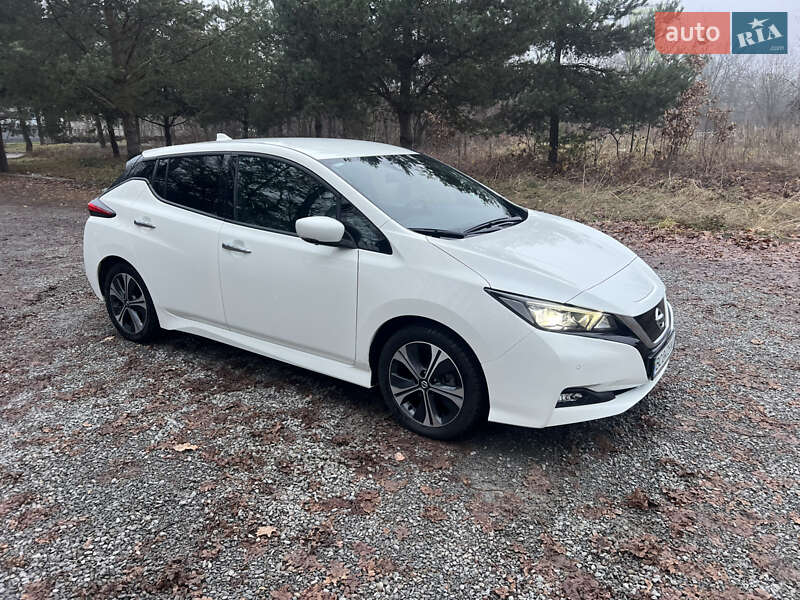 Хэтчбек Nissan Leaf 2021 в Львове