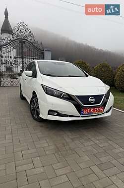 Хетчбек Nissan Leaf 2020 в Долині