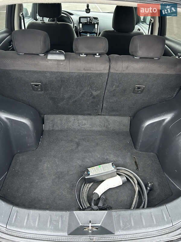 Хетчбек Nissan Leaf 2016 в Рівному