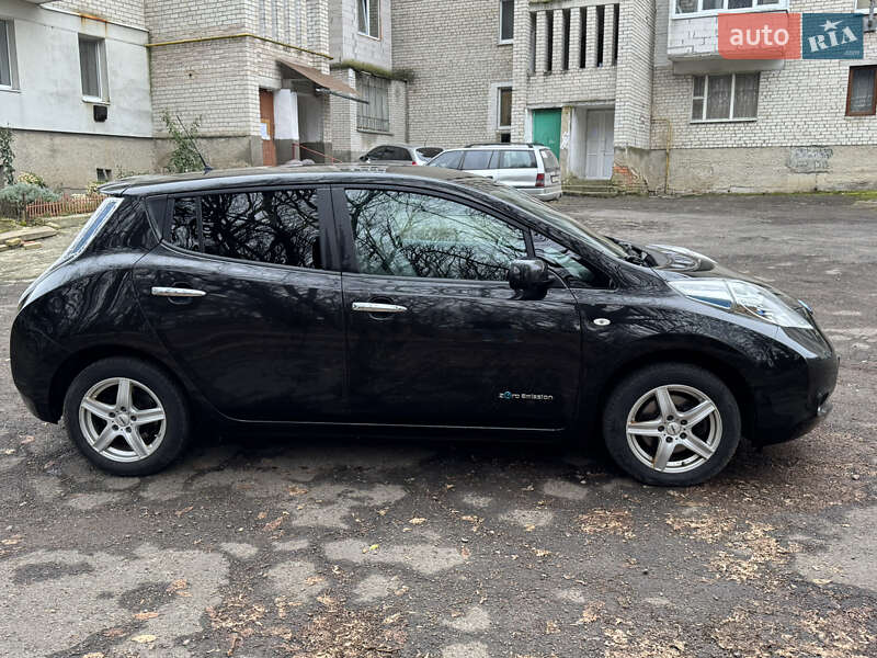 Хэтчбек Nissan Leaf 2016 в Горохове