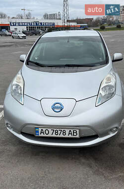 Хэтчбек Nissan Leaf 2015 в Ужгороде