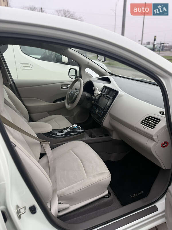 Хэтчбек Nissan Leaf 2012 в Радехове фото 11 Хэтчбек Nissan Leaf 2012 в Радехове