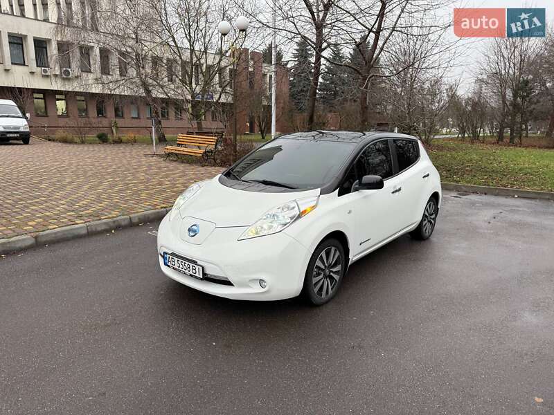 Хэтчбек Nissan Leaf 2015 в Виннице
