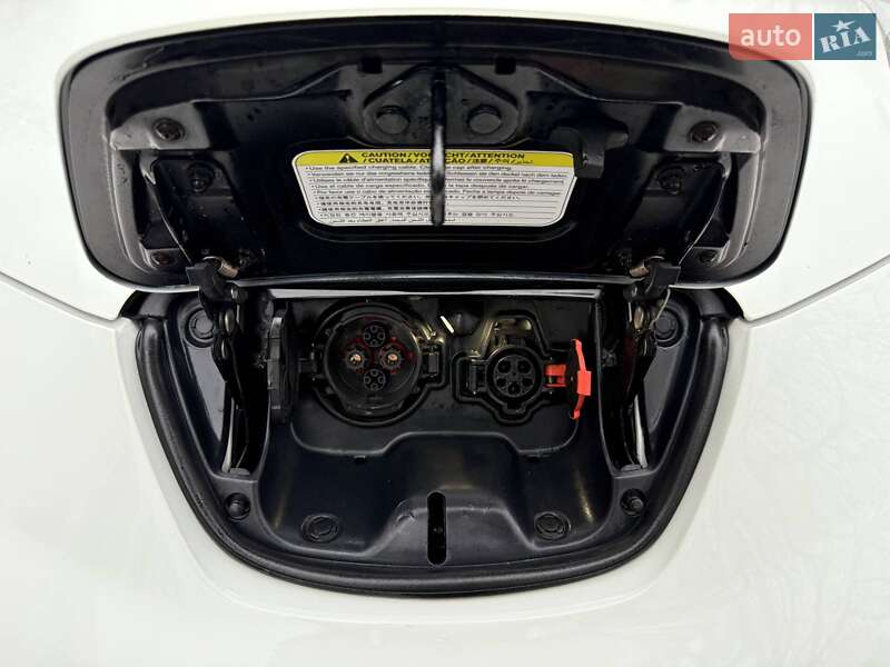 Хэтчбек Nissan Leaf 2015 в Виннице