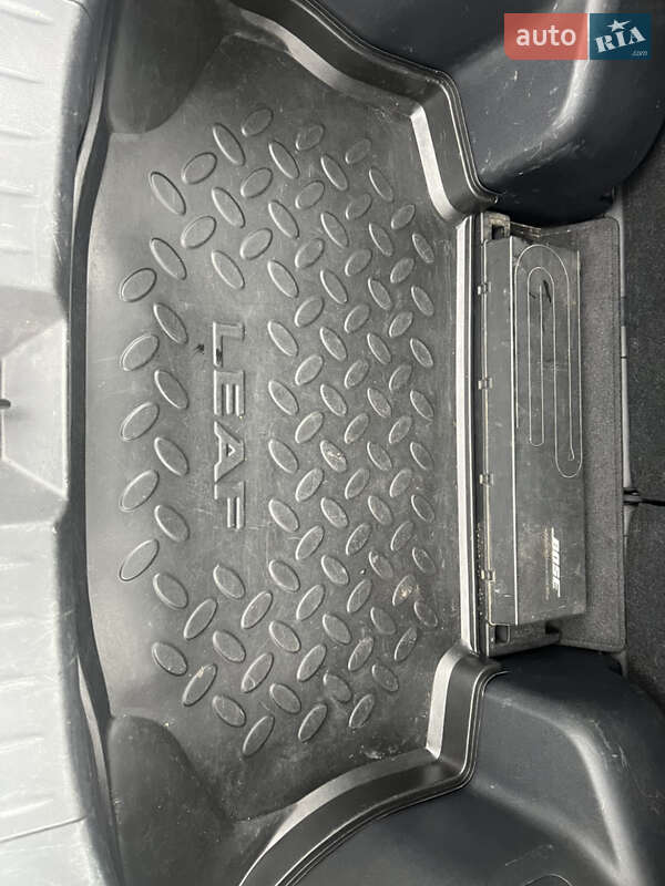 Хэтчбек Nissan Leaf 2016 в Золочеве