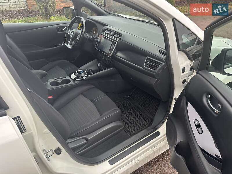 Хэтчбек Nissan Leaf 2020 в Житомире