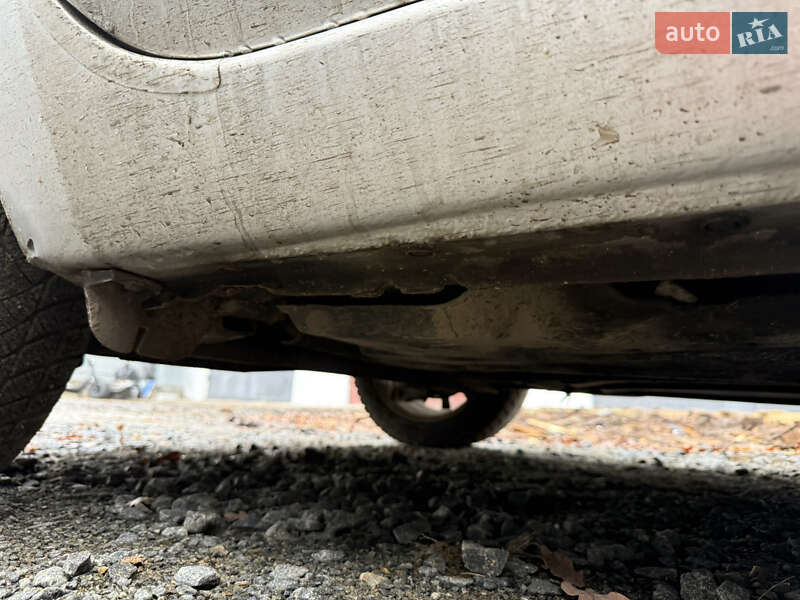 Хэтчбек Nissan Leaf 2012 в Умани