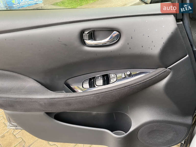 Хэтчбек Nissan Leaf 2014 в Черновцах