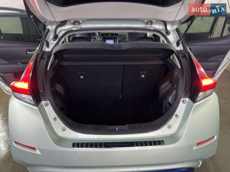 Хетчбек Nissan Leaf 2018 в Кременчуці
