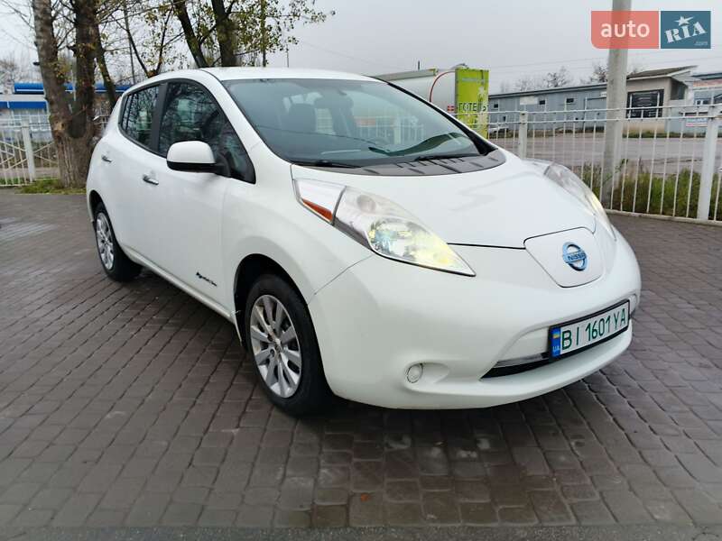 Хэтчбек Nissan Leaf 2014 в Кременчуге фото Хэтчбек Nissan Leaf 2014 в Кременчуге