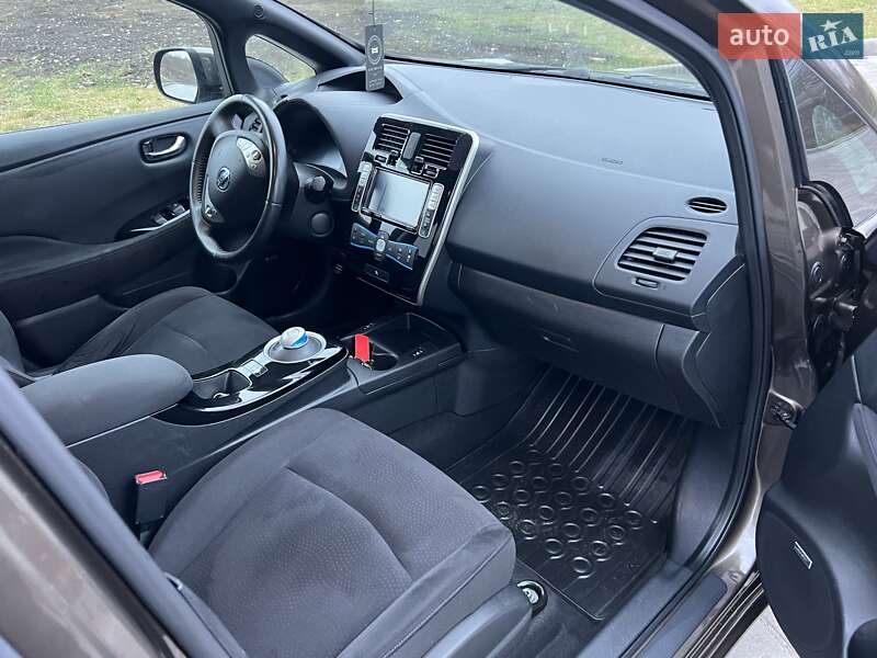Хэтчбек Nissan Leaf 2017 в Ровно