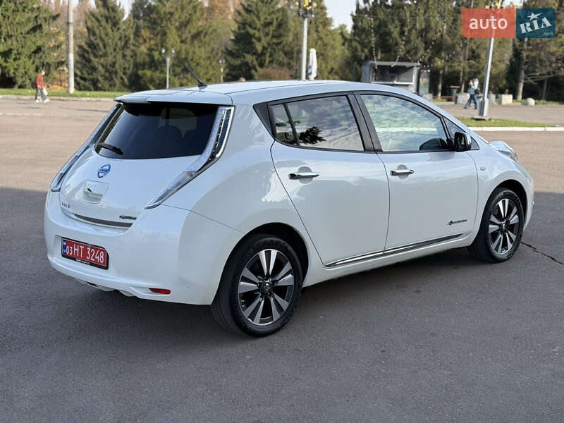Хэтчбек Nissan Leaf 2014 в Ровно