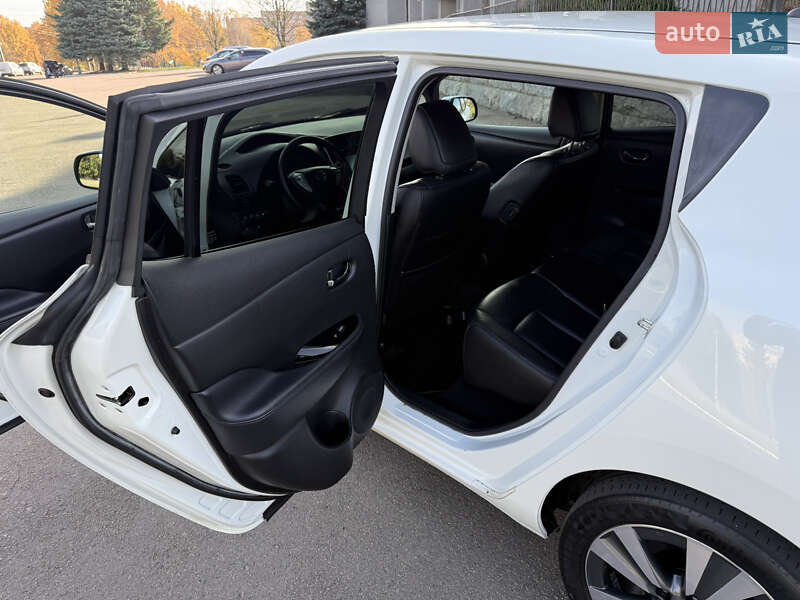 Хэтчбек Nissan Leaf 2014 в Ровно