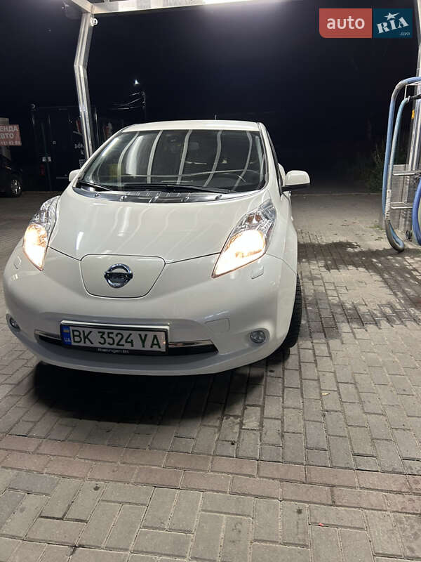 Хэтчбек Nissan Leaf 2014 в Ровно фото 3 Хэтчбек Nissan Leaf 2014 в Ровно