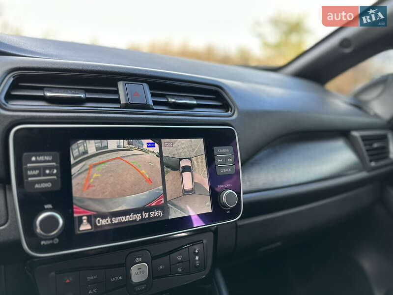 Хетчбек Nissan Leaf 2023 в Рівному