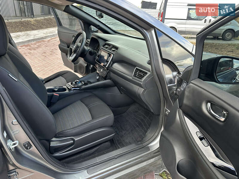 Хетчбек Nissan Leaf 2023 в Рівному