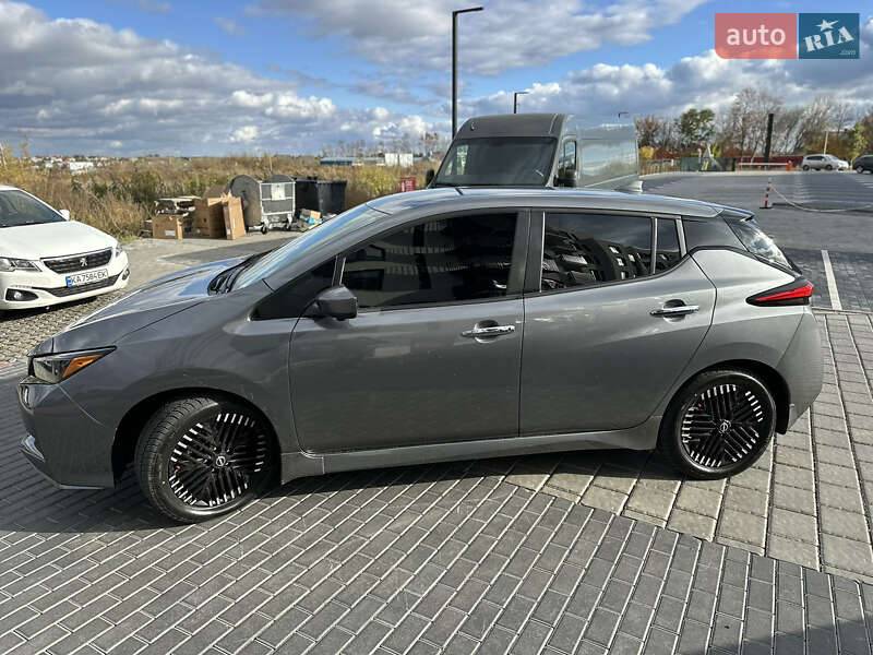 Хетчбек Nissan Leaf 2023 в Рівному