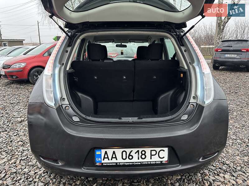 Хэтчбек Nissan Leaf 2013 в Смеле