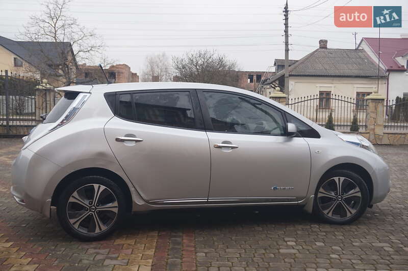 Хетчбек Nissan Leaf 2011 в Самборі фото 8 Хетчбек Nissan Leaf 2011 в Самборі
