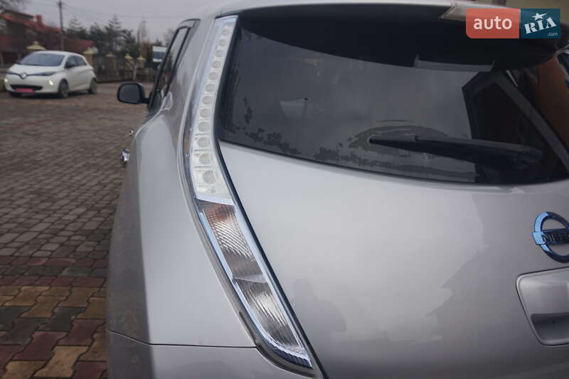 Хетчбек Nissan Leaf 2011 в Самборі фото 25 Хетчбек Nissan Leaf 2011 в Самборі