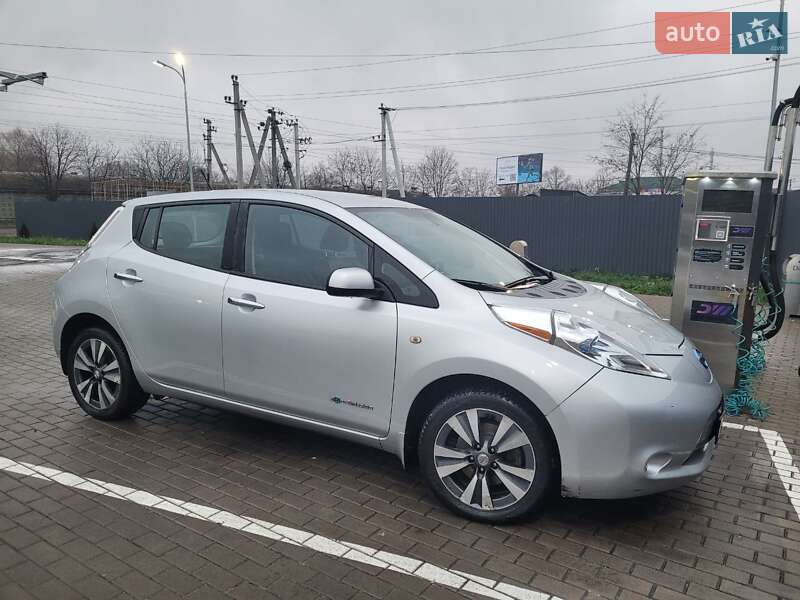 Хэтчбек Nissan Leaf 2014 в Киеве фото 3 Хэтчбек Nissan Leaf 2014 в Киеве