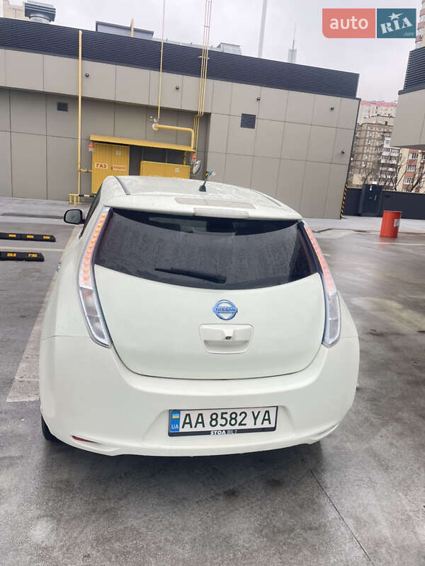 Хетчбек Nissan Leaf 2012 в Києві фото 6 Хетчбек Nissan Leaf 2012 в Києві