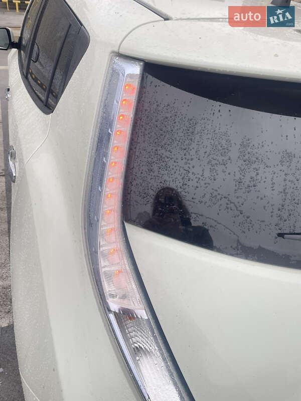 Хетчбек Nissan Leaf 2012 в Києві фото 9 Хетчбек Nissan Leaf 2012 в Києві