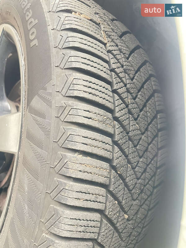 Хетчбек Nissan Leaf 2012 в Києві фото 23 Хетчбек Nissan Leaf 2012 в Києві