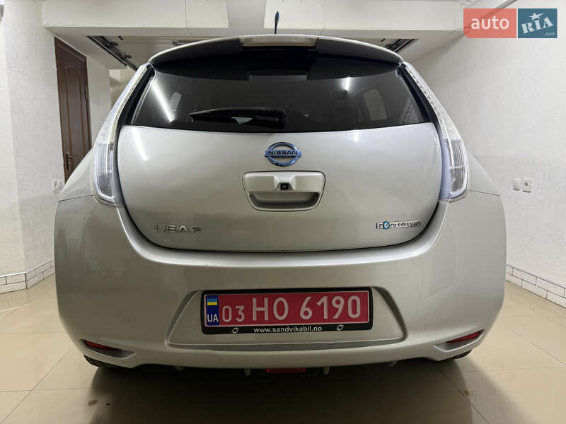 Хэтчбек Nissan Leaf 2012 в Умани